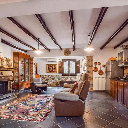 Gorgeous In With Swimming Pool Holiday home
