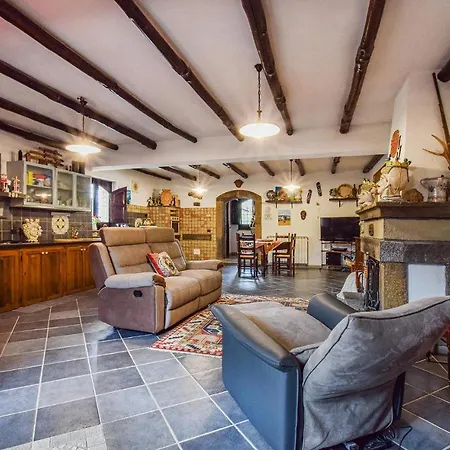 Holiday home Gorgeous In With Swimming Pool